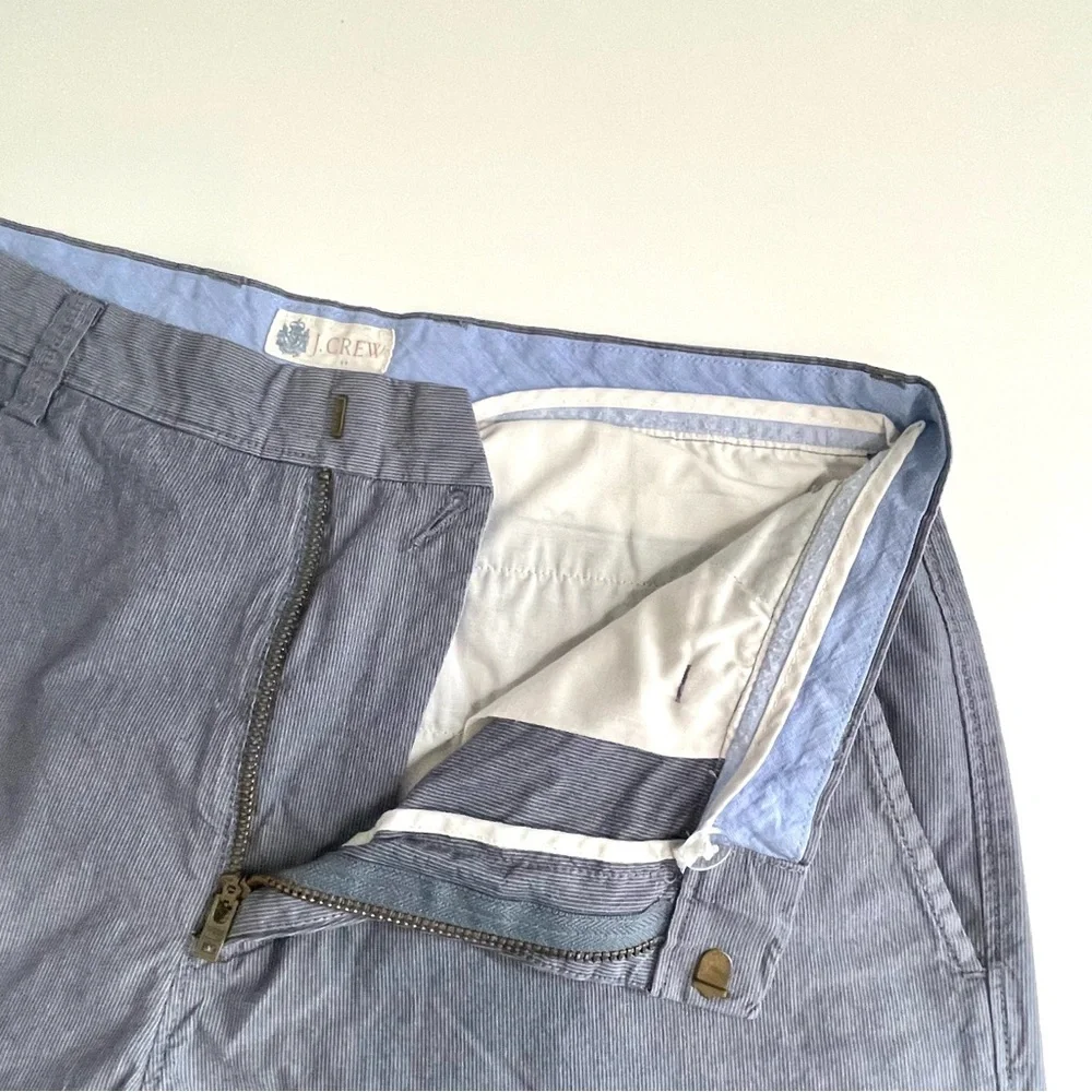J. Crew Men’s Shorts Flat Front Blue Gray Striped 10” Inseam Size 33